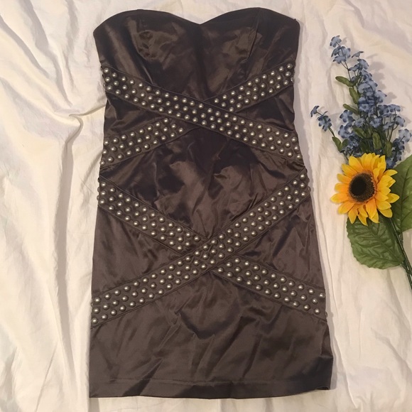 Charlotte Russe Dresses & Skirts - 🌻Grey Strapless party dress